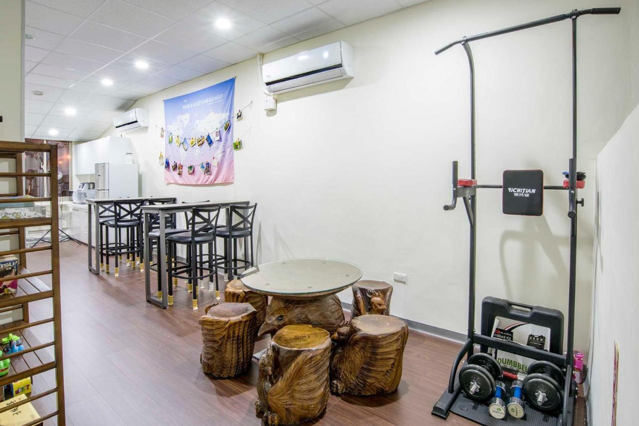Old Door Hostel & Bar Taipeh Exterior foto
